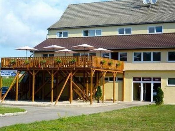 Sport Hotel Ostrov Trenčín Dış mekan fotoğraf