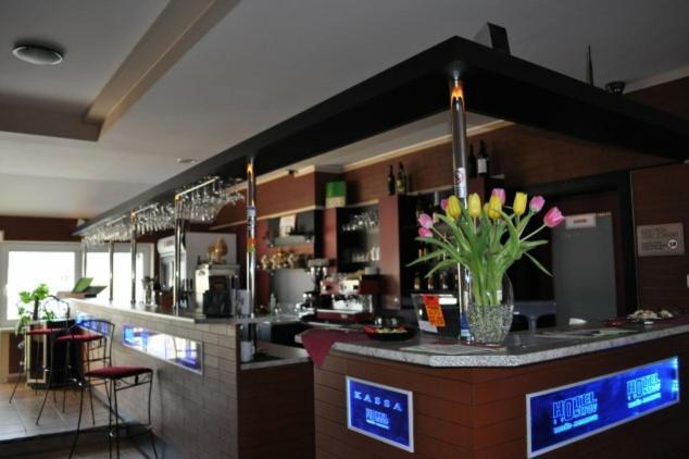 Sport Hotel Ostrov Trenčín Dış mekan fotoğraf