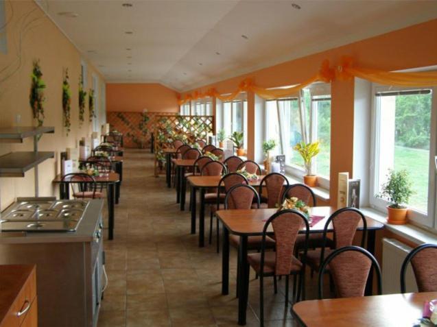 Sport Hotel Ostrov Trenčín Dış mekan fotoğraf